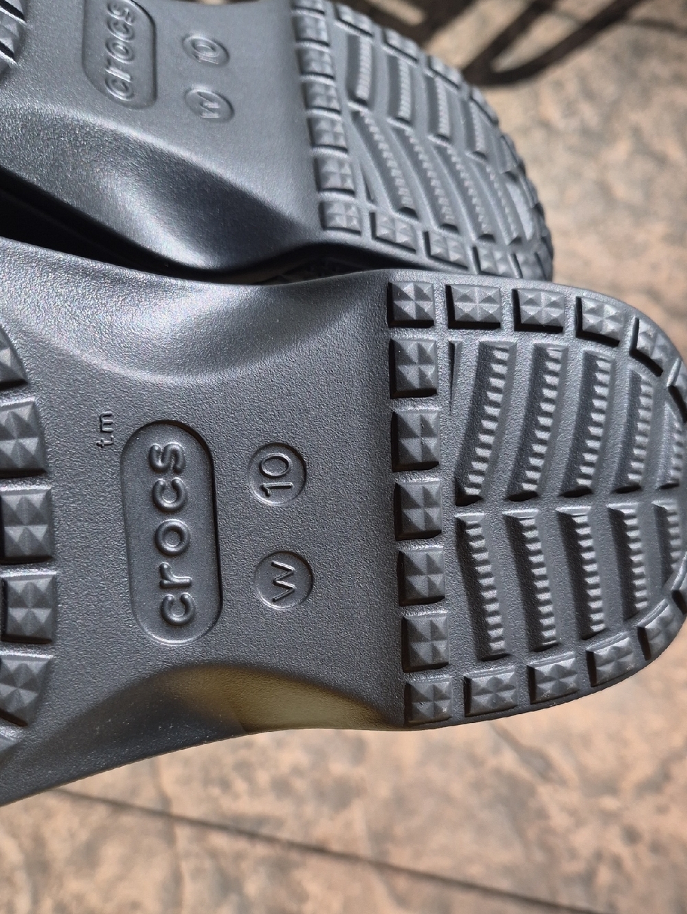 Crocs..size 10 - Picture 3 of 12